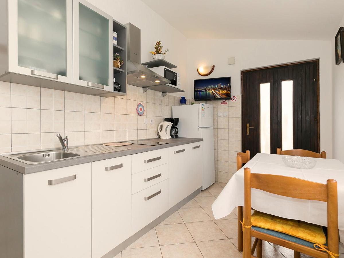 Apartments Graziella Πόρετς Εξωτερικό φωτογραφία