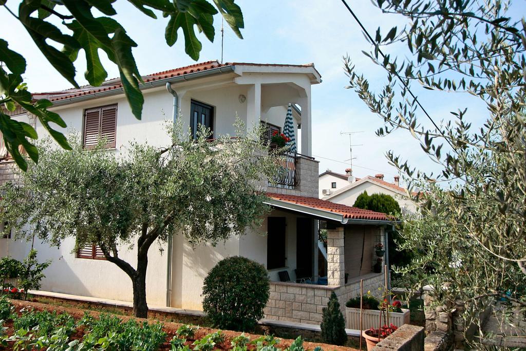 Apartments Graziella Πόρετς Εξωτερικό φωτογραφία