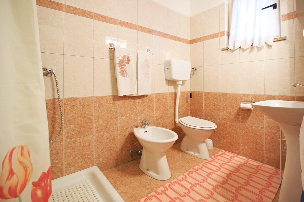 Apartments Graziella Πόρετς Εξωτερικό φωτογραφία