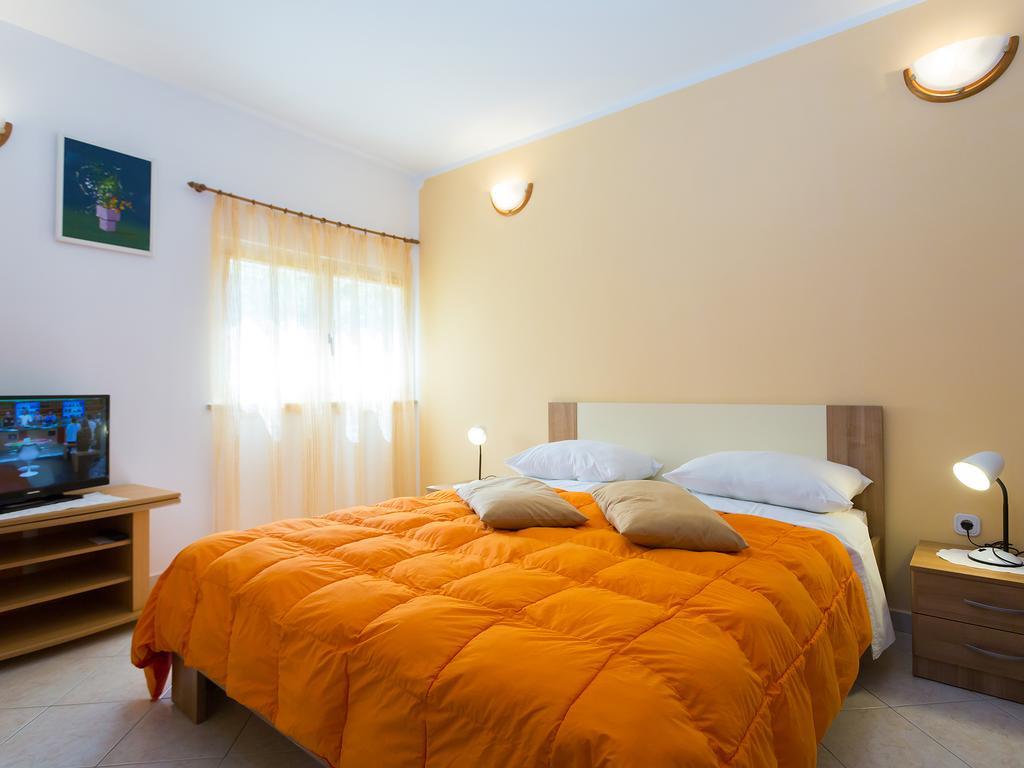 Apartments Graziella Πόρετς Εξωτερικό φωτογραφία